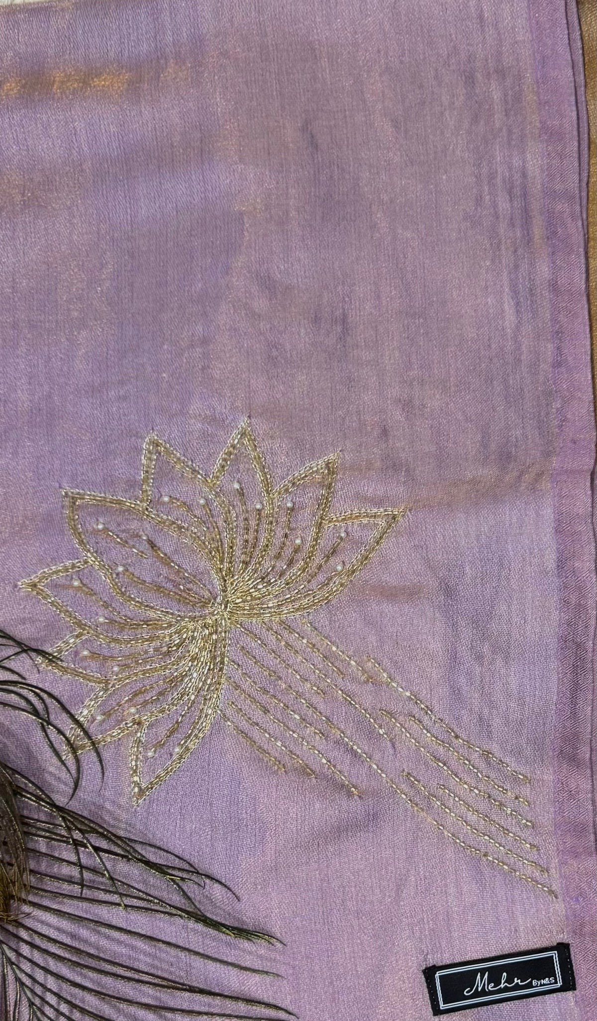 Kamal | Hand-Embroidered Fine Wool Stole