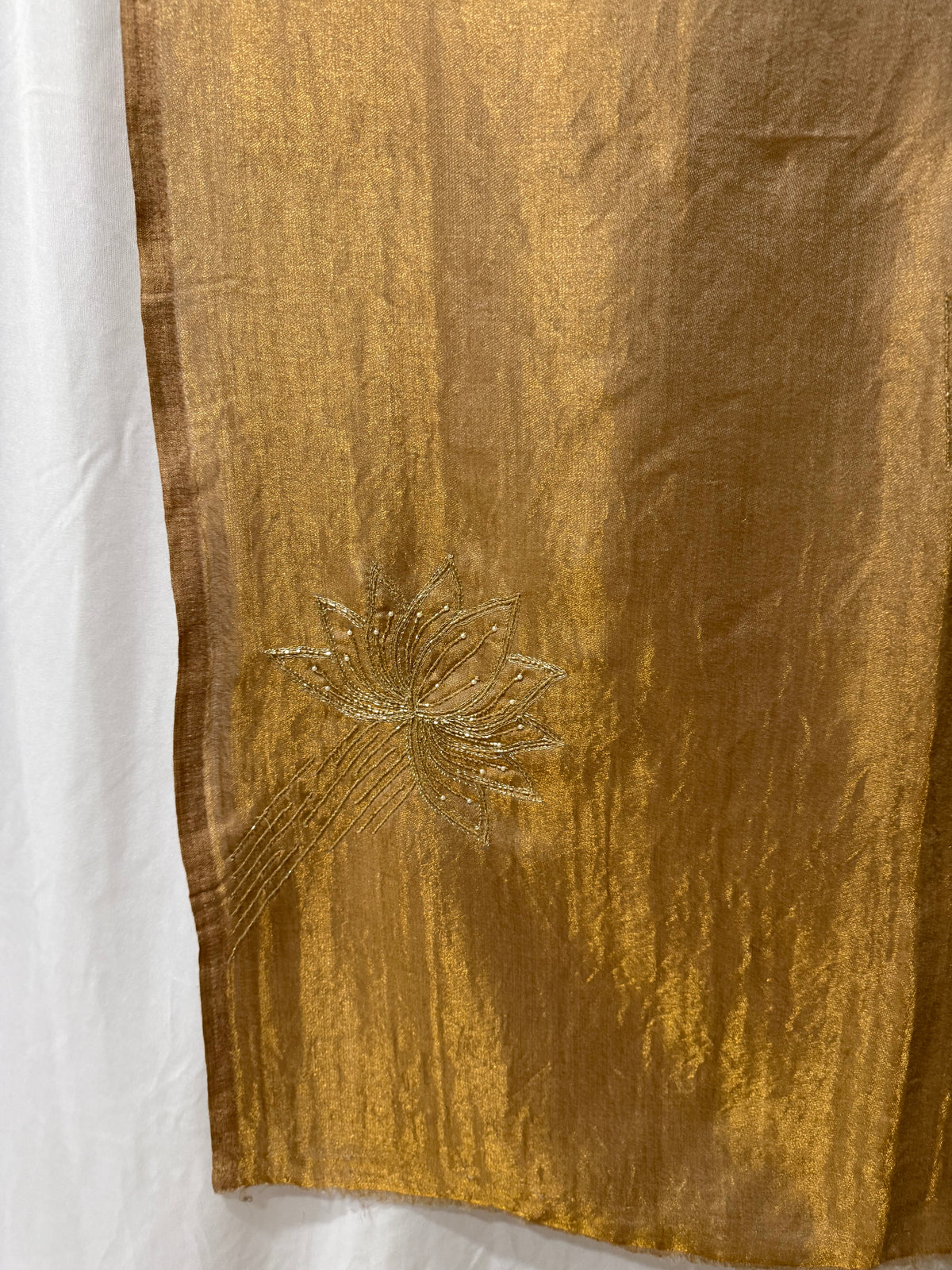Kamal | Hand-Embroidered Fine Wool Stole